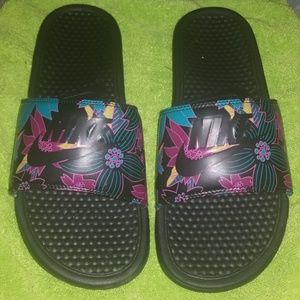 Nike Benassi Sliders